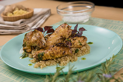 Alitas de pollo marinadas con quinoa
