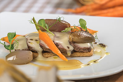 Coca de solomillo de ternera con salsa 4 quesos