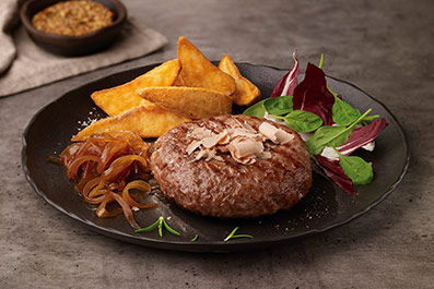 Hamburguesa Angus al plato con foie