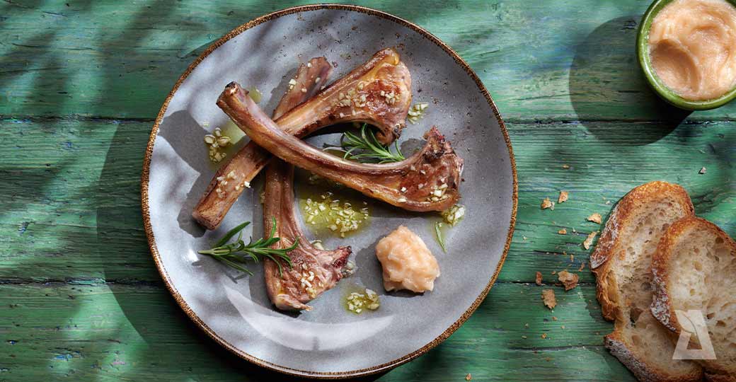 Chuletas de cordero con alioli de membrillo