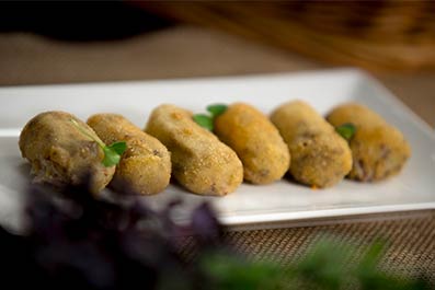 Croquetas de calçots y butifarra negra