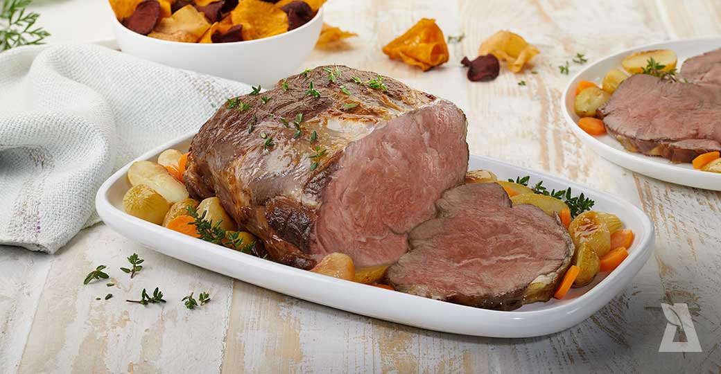 Redondo de ternera al horno con verduras y patatas
