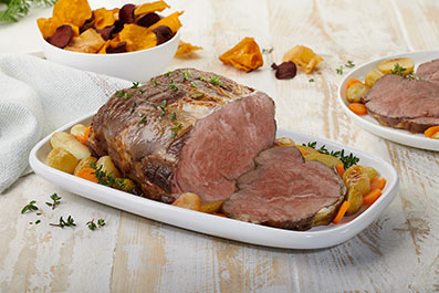 Redondo de ternera al horno con verduras y patatas