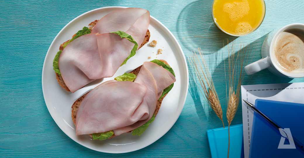 Tostadas con jamón cocido