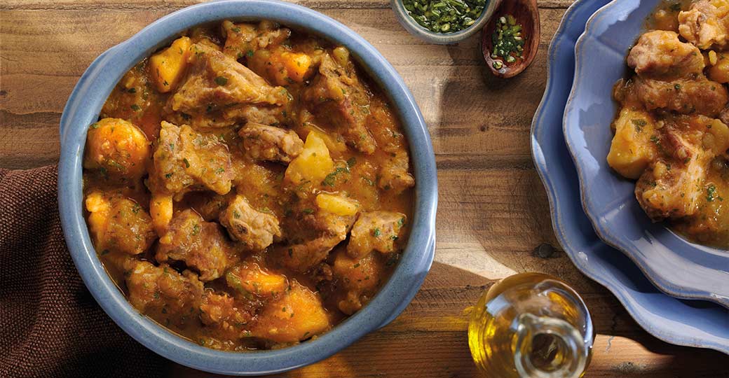 Guisado de costilla de cerdo a dados con patatas