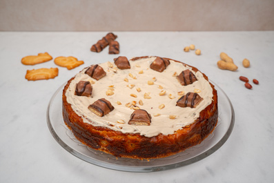 Tarta de queso con barritas de chocolate y crema de avellana