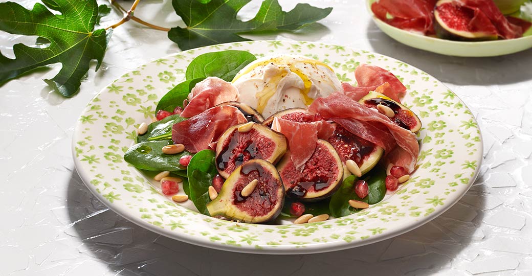 Ensalada de higos con burrata y jamón