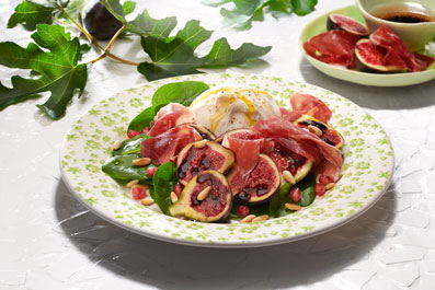 Ensalada de higos con burrata y jamón