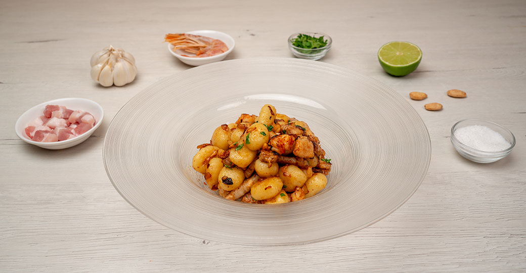 Gnocchis amb llagostins i cansalada