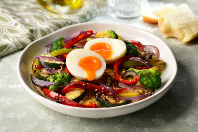 Saltat de verdures amb ou