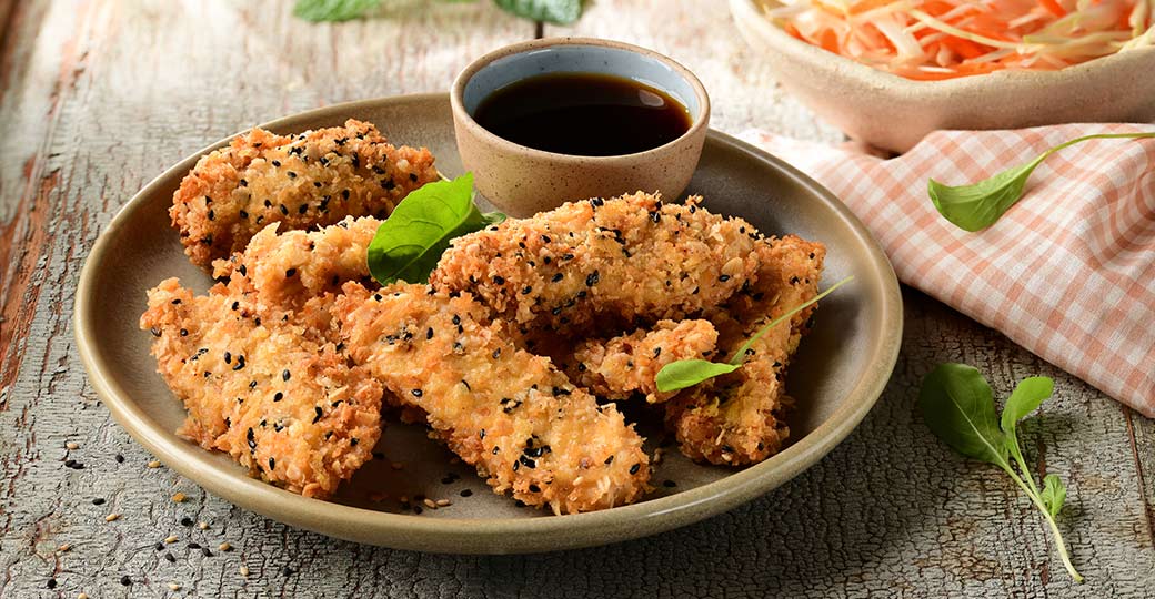 Pollo katsu con ensalada japonesa